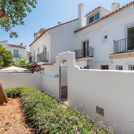 Townhouse Cancelas By Kura Homes Apartment