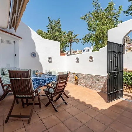 Townhouse Cancelas By Kura Homes *