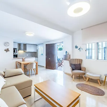 Townhouse Cancelas By Kura Homes *